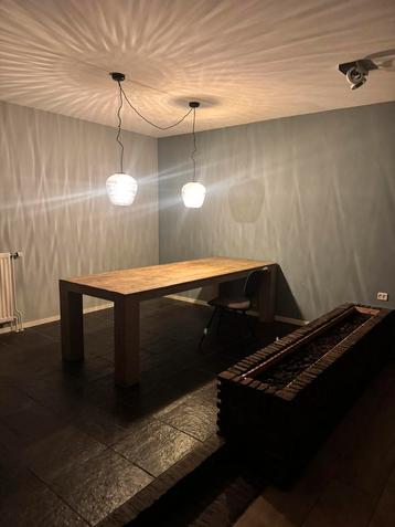 Unieke robuuste tafel van steigerhout beschikbaar voor biedingen