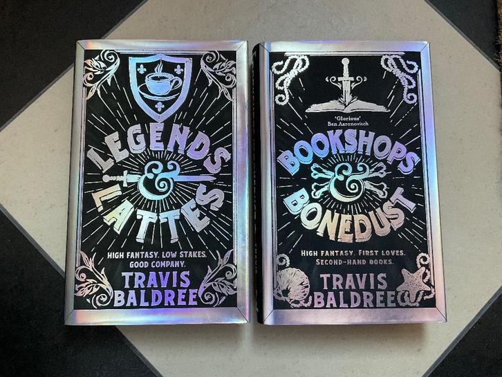 Fairyloot Legends & Lattes + Bookshops & Bonedust, Boeken, Fantasy, Nieuw, Ophalen of Verzenden
