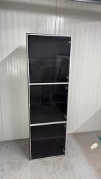 Super nette kast met glazen deuren., Huis en Inrichting, Kasten | Overige, Ophalen, Zo goed als nieuw