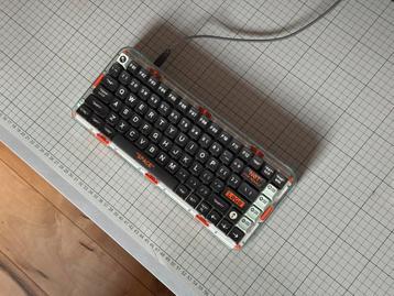 Melgeek Mojo 84 “this is plastic” mechanisch toetsenbord beschikbaar voor biedingen