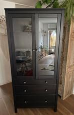 Zwarte IKEA Hemnes kast buffetkast/vitrinekast, Ophalen, Zo goed als nieuw, 25 tot 50 cm, 150 tot 200 cm
