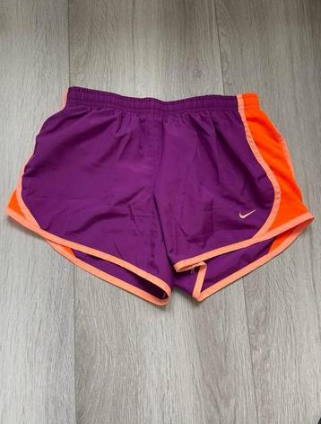 Nike mejsjes short Paars/Oranje Maat 137-146 beschikbaar voor biedingen