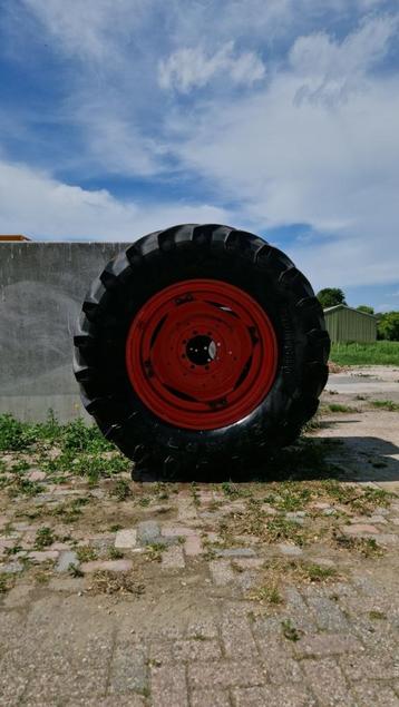  Trelleborg TM800 650/65R38 met 8 gaat velg beschikbaar voor biedingen