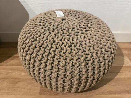 Label51 – Poef Gebreid 50x50x35 cm (Maat M), Huis en Inrichting, Banken | Voetenbanken en Poefen, Zo goed als nieuw, Minder dan 50 cm