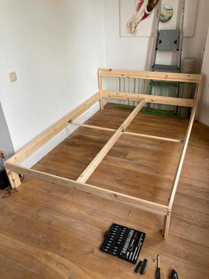 Ikea bedframe voor 200x140 matras inclusief lattenbodem, Huis en Inrichting, Slaapkamer | Bedden, Zo goed als nieuw, Twijfelaar