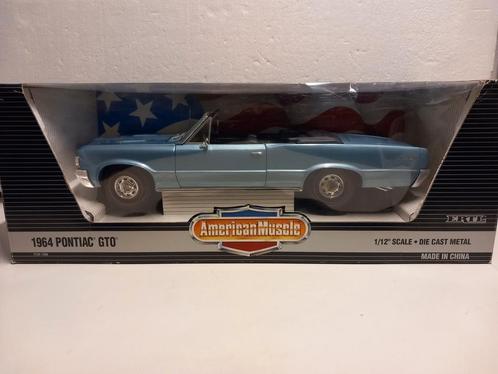 Pontiac GTO 1964 Convertible 40CM blue ERTL Metal 1:12 KRD, Hobby en Vrije tijd, Modelauto's | 1:5 tot 1:12, Zo goed als nieuw