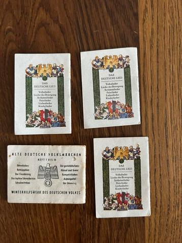 4 miniatuur zangboekje beschikbaar voor biedingen