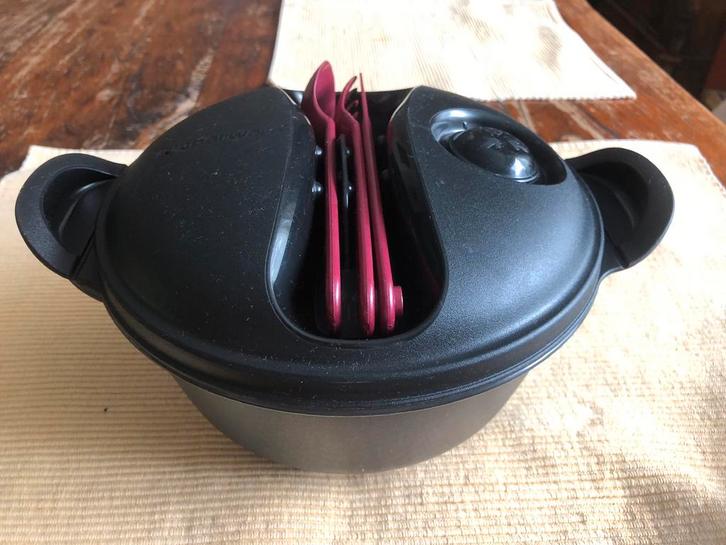 t.k.Tupperware 2641D-1 pannetje 1,5L magnetron ZELDZAAM, Huis en Inrichting, Keuken | Potten en Pannen, Pannenset, Overige materialen