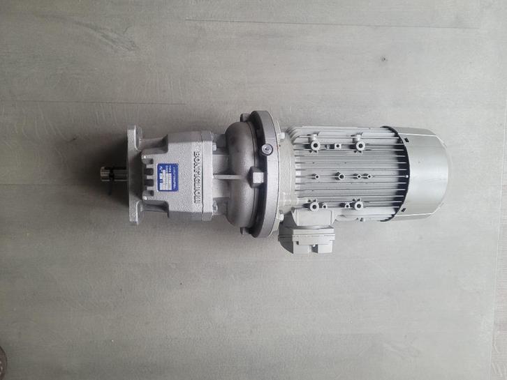 Lammers draaistroommotor 0,75kW met reductor i=7,1, Doe-het-zelf en Verbouw, Motoren, Nieuw, Elektromotor, 1400 tot 1800 rpm, Ophalen of Verzenden