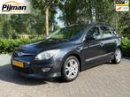 Hyundai I30 CW 1.4i i-Drive Cool/NL AUTO / AIRCO / TREKHAAK, Auto's, Voorwielaandrijving, Euro 5, Stof, Gebruikt