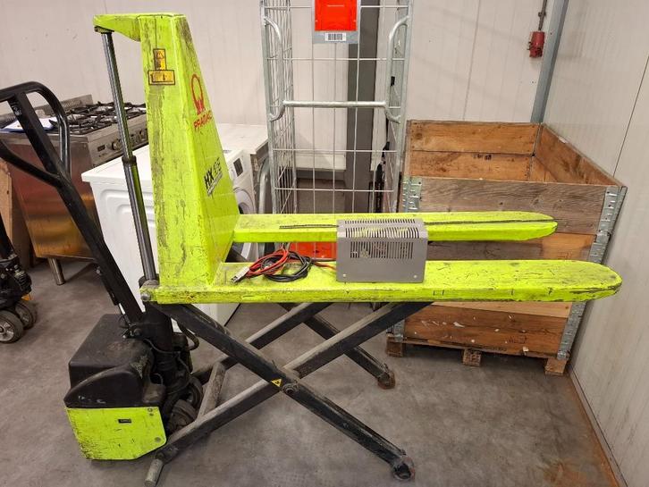 Electrische Pallet/Hefwagen/werktafel met oplader., Zakelijke goederen, Kantoor en Winkelinrichting | Magazijn, Stelling en Opslag