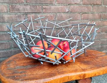 Fruitschaal metaal groot in de stijl van Alessi Blow up mooi beschikbaar voor biedingen