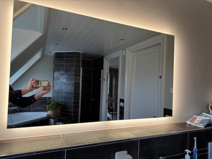 Spiegel met verlichting en verwarming 50% korting!, Doe-het-zelf en Verbouw, Sanitair, Zo goed als nieuw, Glas, Ophalen