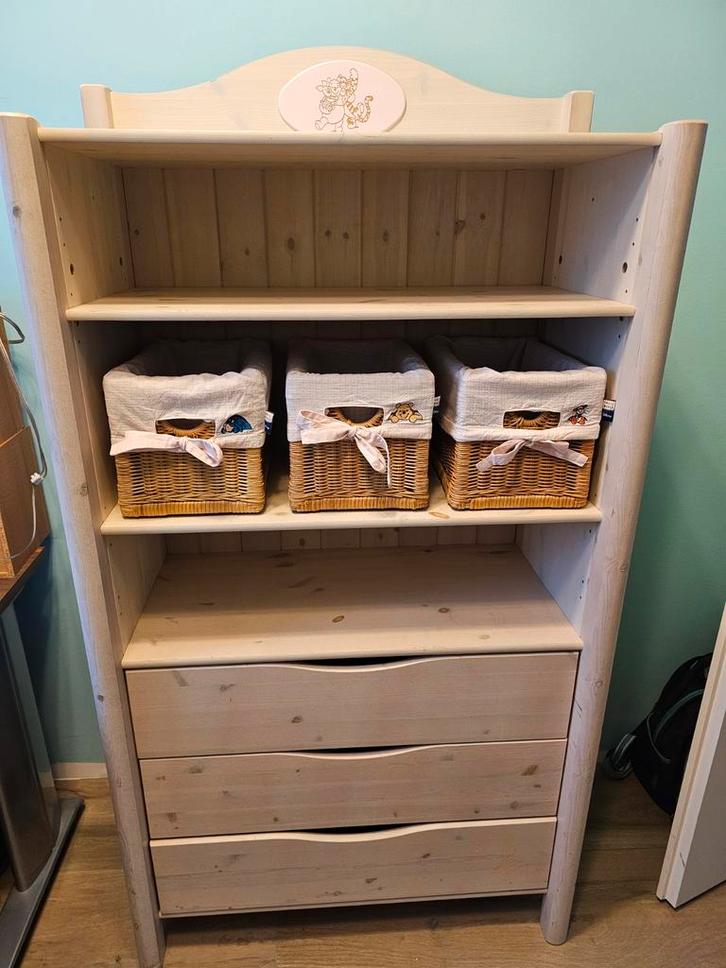 Disney's small world kast kinderkamer, Kinderen en Baby's, Kinderkamer | Commodes en Kasten, 105 cm of meer, Minder dan 50 cm