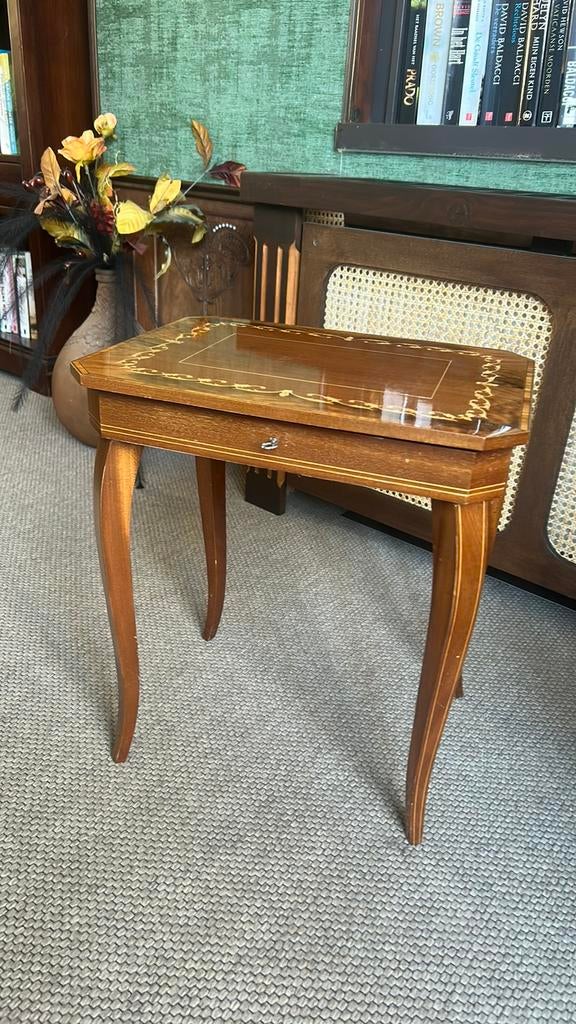 Muziektafel/muziekdoos Sorrento stijl, Antiek en Kunst, Ophalen