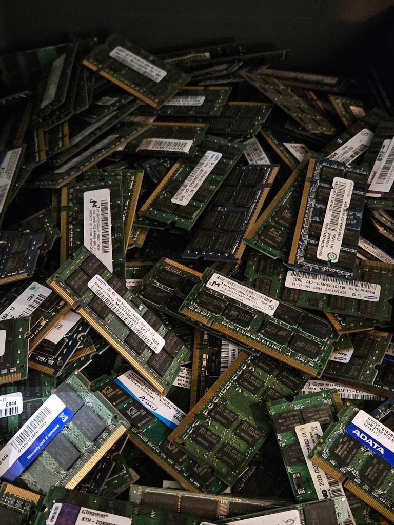 Verschillende merken 2gb 6400s pc2 ddr2 laptop ram geheugen, Gebruikt, Ophalen of Verzenden, DDR2, 2 GB