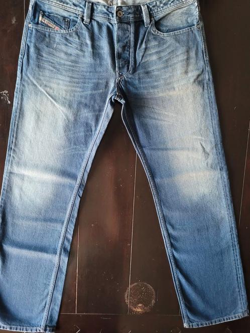 ZGAN CLASSIC DIESEL LARKEE REGULAR STRAIGHT JEANS SIZE 36/32, Kleding | Heren, Spijkerbroeken en Jeans, Zo goed als nieuw, W36 - W38 (confectie 52/54)