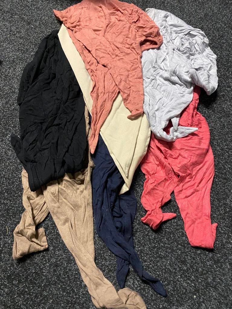 17 hijabs hoofddoeken en 7 hoofdkapjes, Ophalen of Verzenden, Zo goed als nieuw