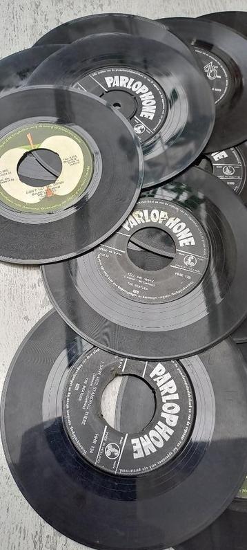 Beatles singles (17 stuks) beschikbaar voor biedingen