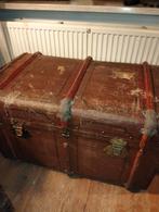 Grote brocante hutkoffer hut koffer
met zegels en binnenlade, Antiek en Kunst, Curiosa en Brocante, Ophalen
