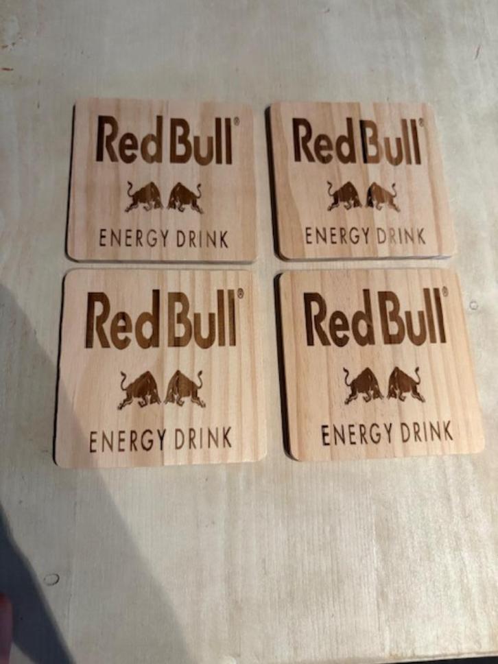 Red Bull onderzetters, Verzamelen, Merken en Reclamevoorwerpen, Zo goed als nieuw, Gebruiksvoorwerp, Ophalen of Verzenden