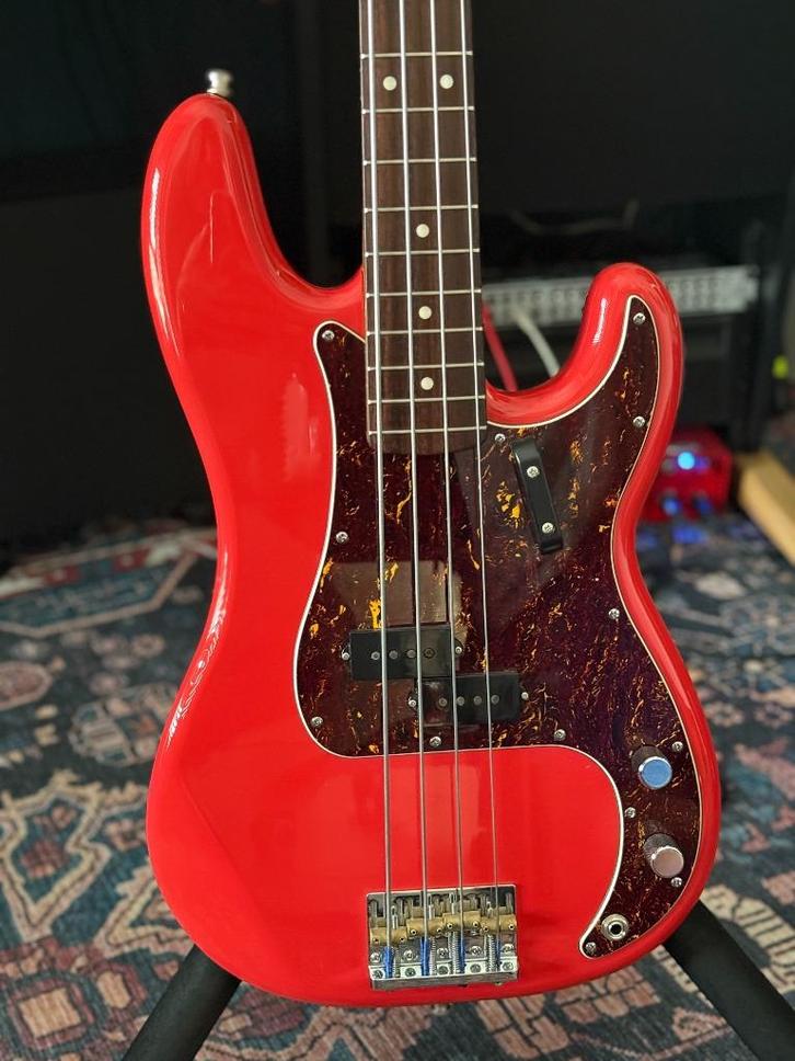 Squier CV 60s P Bass Fiesta Red 2013 Rosewood Kloppmann, Muziek en Instrumenten, Snaarinstrumenten | Gitaren | Bas, Gebruikt, Elektrisch