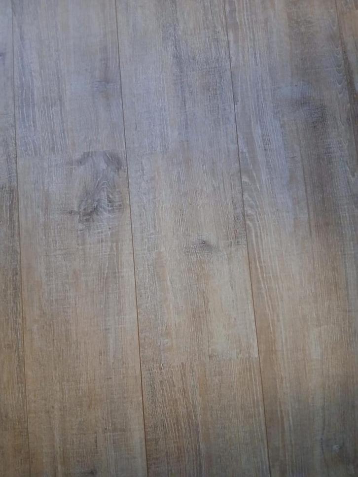 Gratis Laminaatvloer - 50m2, Doe-het-zelf en Verbouw, Vloerdelen en Plavuizen, Gebruikt, Laminaat, Kunststof, 50 tot 150 cm, 10 tot 30 cm