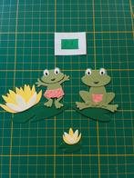 P1 Stansjes 2 kiwi groene kikkers met gele lelie en blad, Ophalen of Verzenden, Nieuw, Kerst, Overige typen