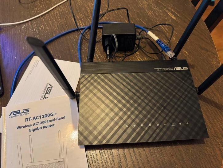 Asus RT-AC1200G+ Dual-Band Router - Perfecte Staat!, Computers en Software, Routers en Modems, Zo goed als nieuw, Router, Ophalen of Verzenden