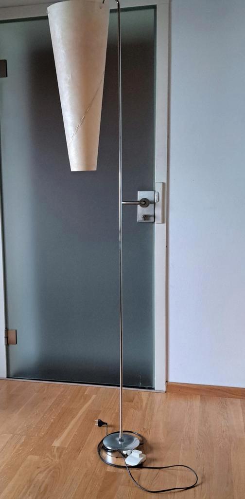 Stijlvolle staande lamp met windlicht kap, Huis en Inrichting, Lampen | Vloerlampen, Ophalen of Verzenden