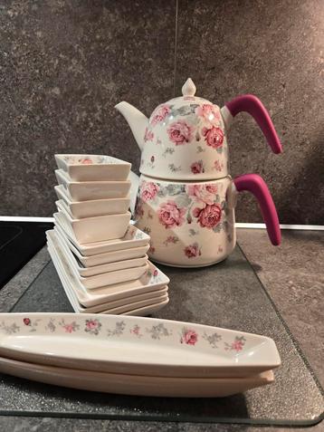 Romantisch Rozenservies - Puntgaaf! beschikbaar voor biedingen