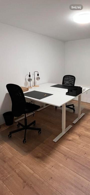 Bureau zo goed als nieuw beschikbaar voor biedingen