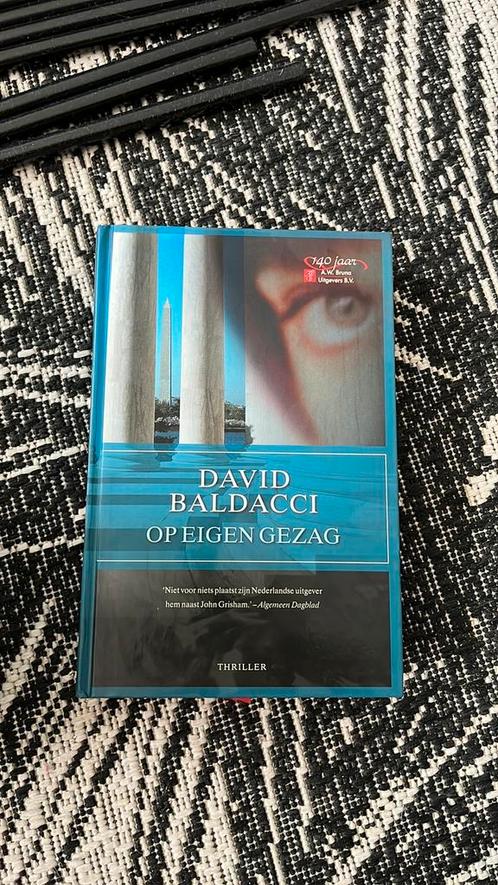 Boek op eigen gezag te koop, Boeken, Thrillers, Gelezen, Ophalen of Verzenden