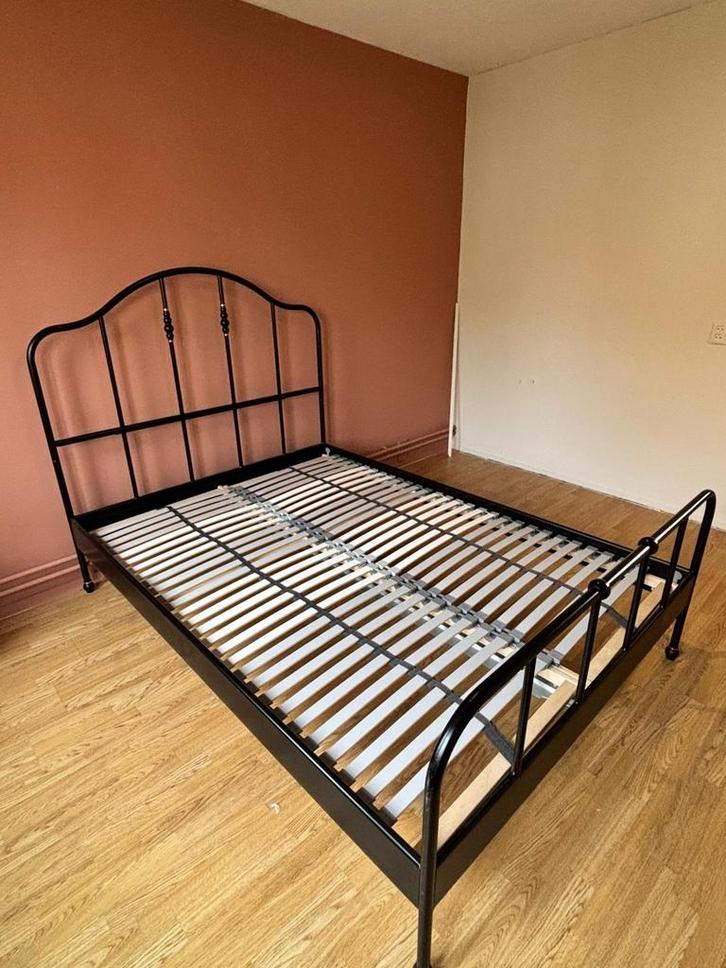 IKEA SAGSTUA bed 140x200 + LONSET lattenbodems, Huis en Inrichting, Slaapkamer | Bedden, Zo goed als nieuw, Tweepersoons, 140 cm