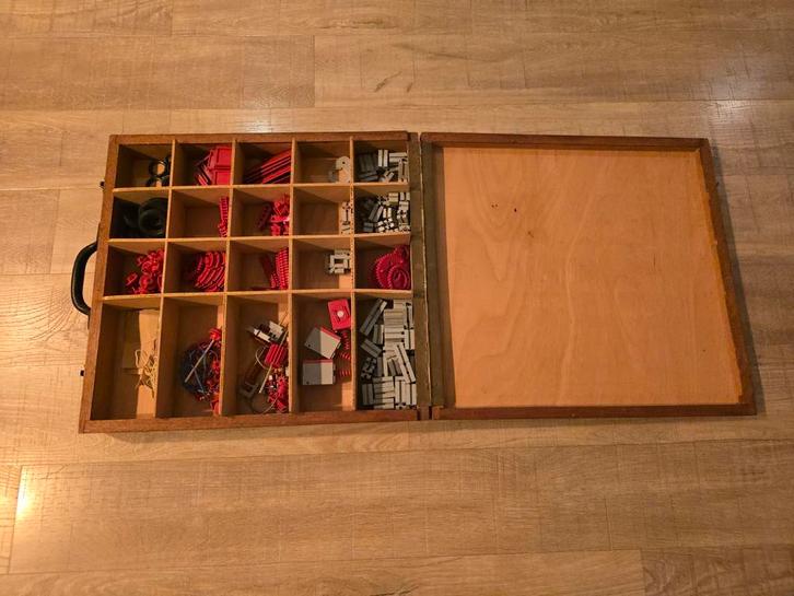 Mega grote antieke 50S vakkenkoffer vol Fischertechnik €75, Antiek en Kunst, Antiek | Speelgoed, Ophalen of Verzenden