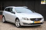 Volvo V60 2.4 D6 AWD Plug-In Hybrid Summum Elek-Dak/Camera/X, Auto's, Automaat, Zwart, Vierwielaandrijving, 11 kWh