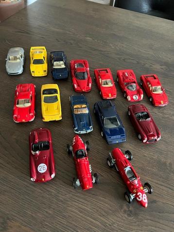FERRARI modelauto's beschikbaar voor biedingen