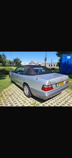 Mercedes-Benz Mercedes 1996 Grijs, Auto's, Mercedes-Benz, 1998 cc, 136 pk, Cabriolet, 4 stoelen