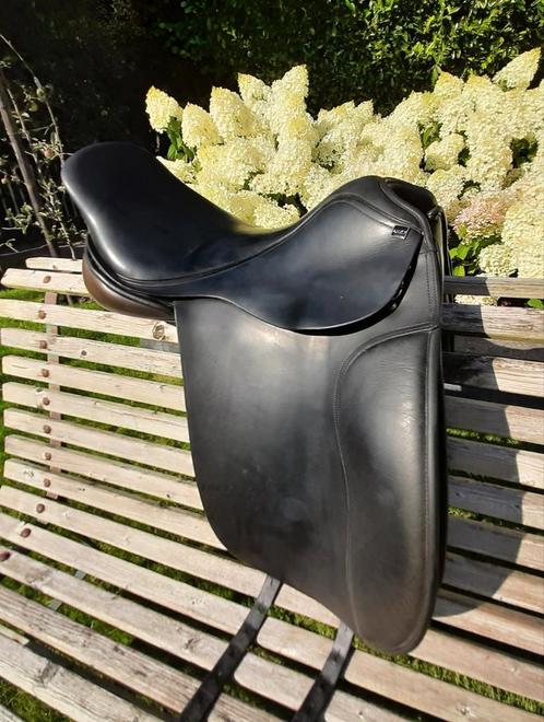 Anky dressuurzadel 18 inch (klein prijsje), Dieren en Toebehoren, Paarden en Pony's | Zadels, Gebruikt, Dressuur, Ophalen