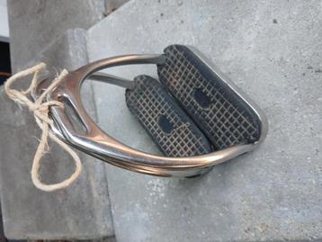 Stijgbeugels 11cm beschikbaar voor biedingen