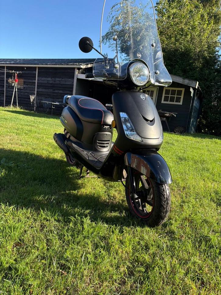 SYM fiddle 2, Fietsen en Brommers, Scooters | SYM, Zo goed als nieuw, Fiddle, Maximaal 25 km/u, Benzine, Ophalen