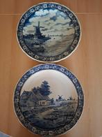 Twee Delftsblauwe decoratieve borden met Hollands landschap, Antiek en Kunst, Ophalen of Verzenden