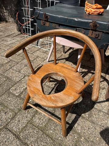 Antiek Houten Po Stoeltje 'Maether' beschikbaar voor biedingen