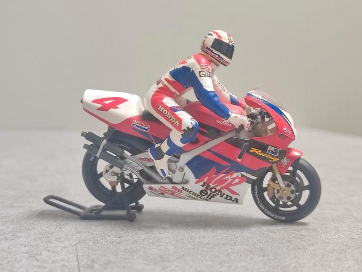 Honda NSR500 - Michael Doohan, Hobby en Vrije tijd, Modelauto's | 1:24, Zo goed als nieuw, Motor, Overige merken, Ophalen of Verzenden