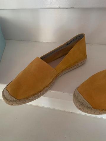 Leren 	 Instappers maat 42 geel suède nieuw schoenen maat 42 beschikbaar voor biedingen