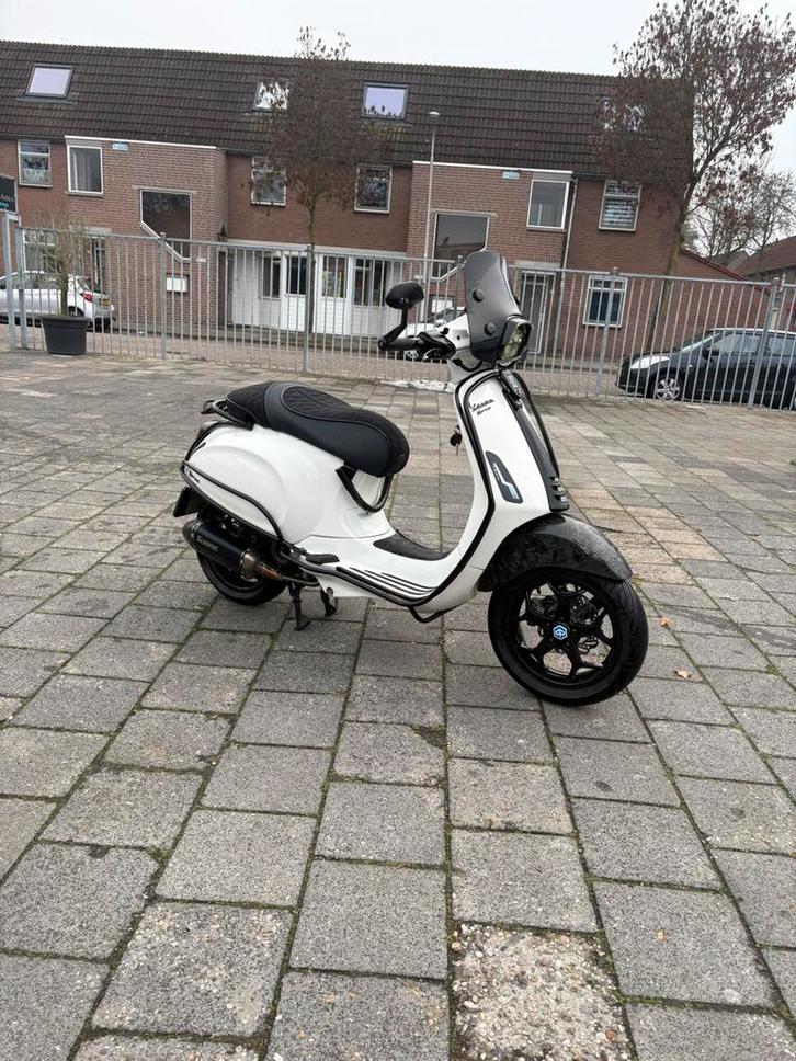 Full option Vespa sprint 80cc DD 13” Inch, Fietsen en Brommers, Scooters | Vespa, Zo goed als nieuw, Vespa S, Maximaal 45 km/u