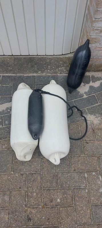 Fenders stootwillen 4 stuks. beschikbaar voor biedingen