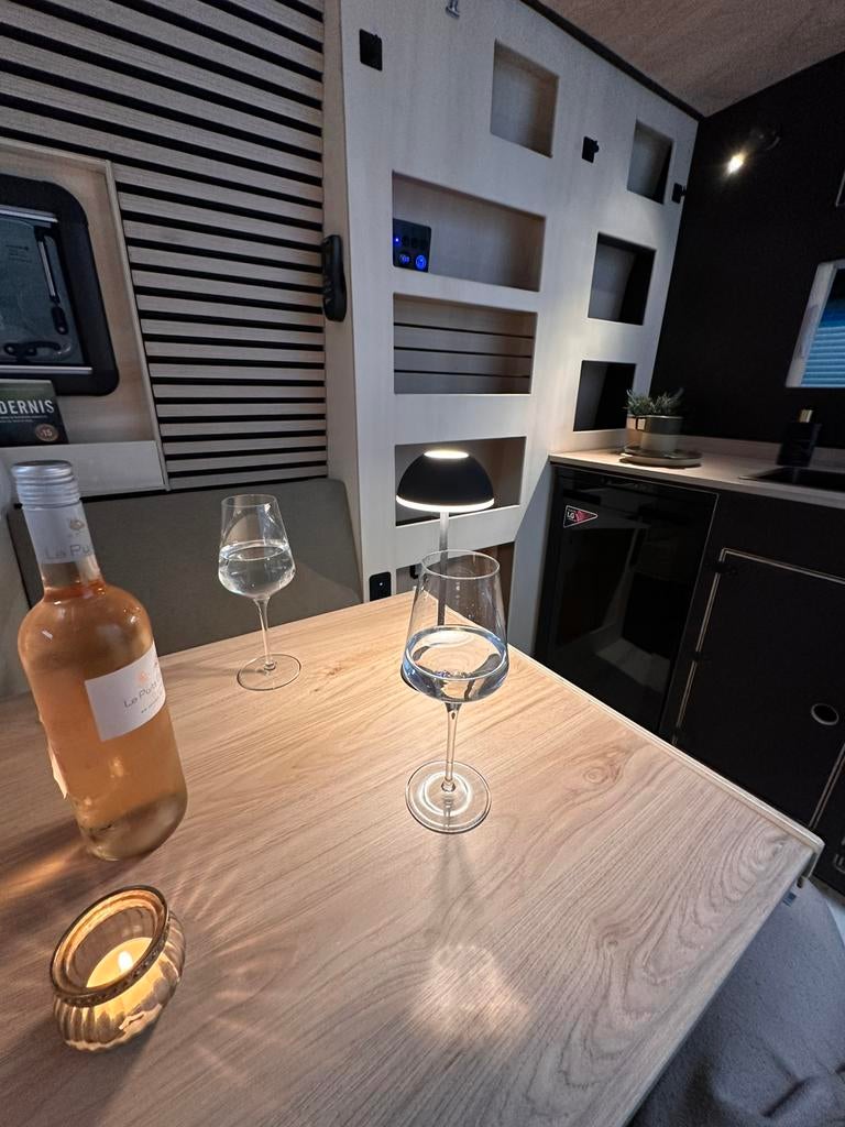 Vw Crafter camper Nieuwe camper op maat  ook voor huur, Caravans en Kamperen, Verhuur