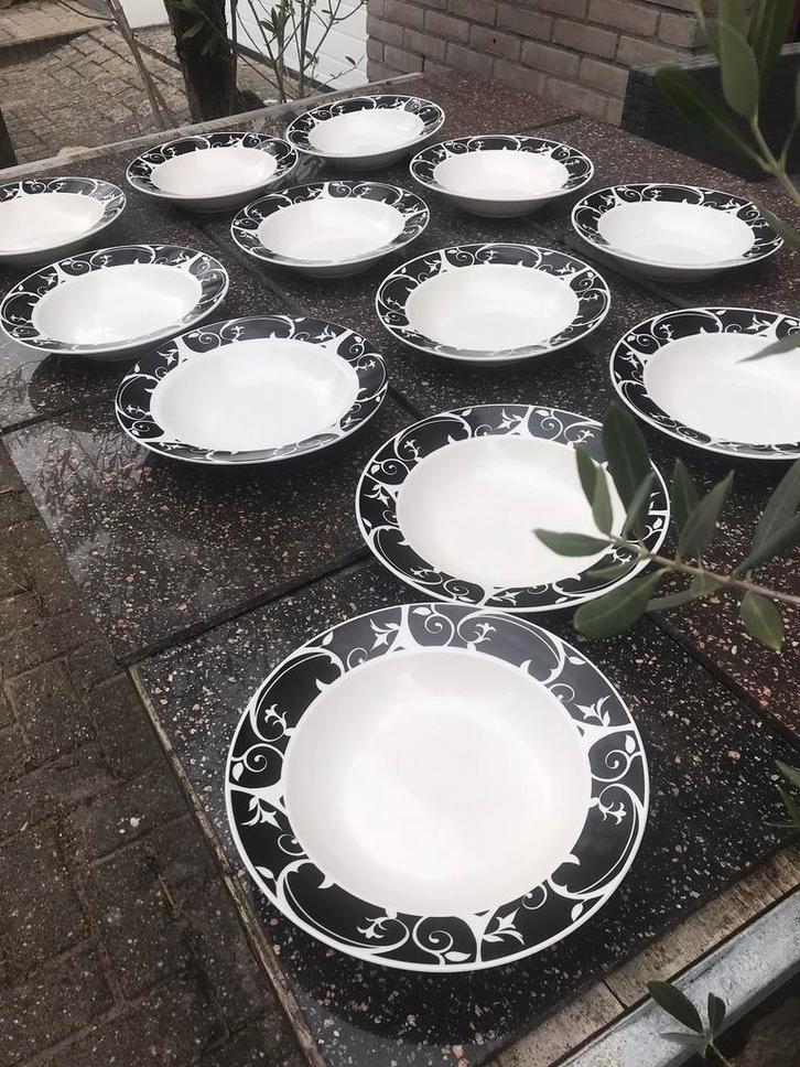 Diepe borden, Huis en Inrichting, Keuken | Servies, Zo goed als nieuw, Bord(en), Overige stijlen, Porselein, Ophalen