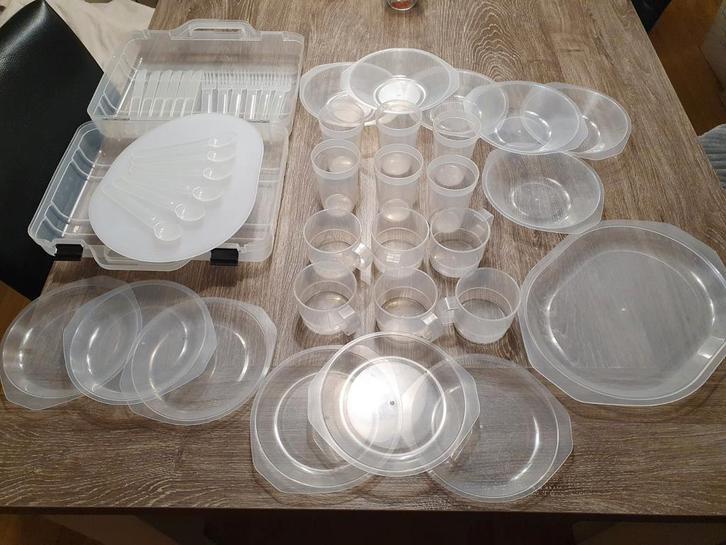 6 persoons picknickset in kunststof koffer, Hobby en Vrije tijd, Picknickmanden, Zo goed als nieuw, Ophalen of Verzenden